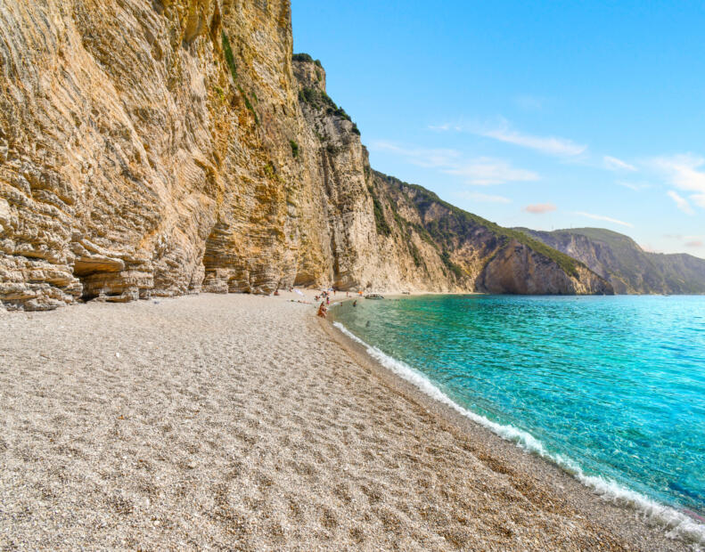 Czym charakteryzują się plaże na Korfu?