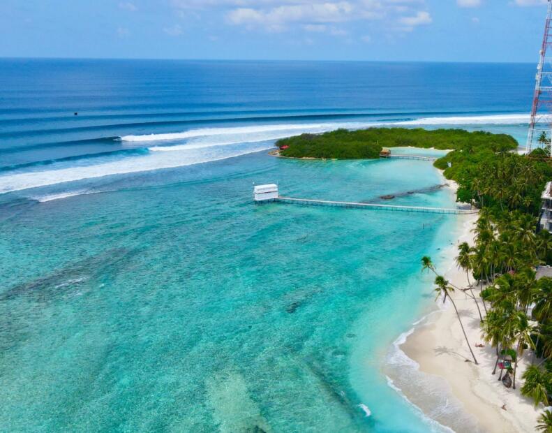 Thulusdhoo Island