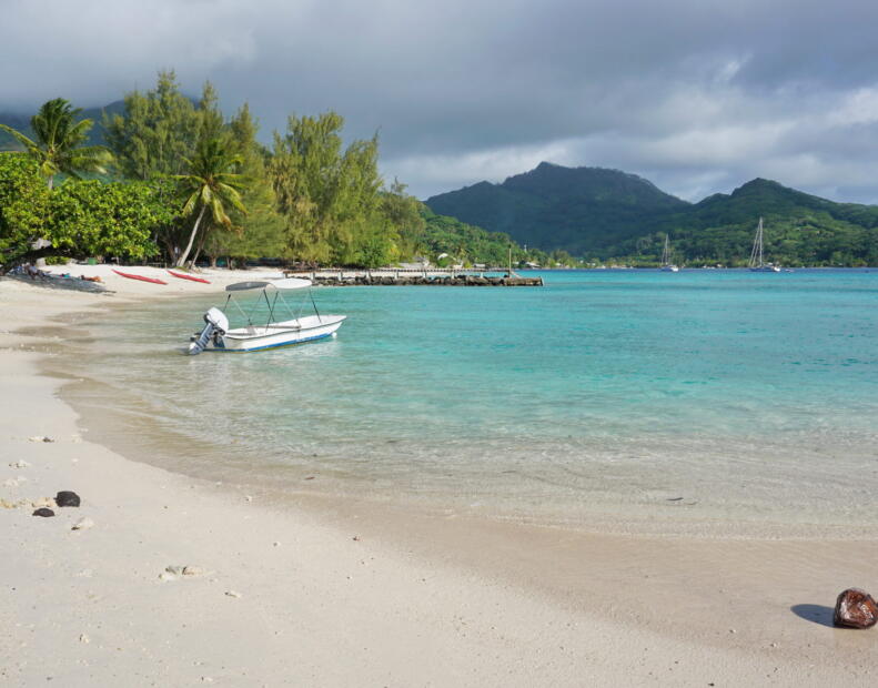 Fare Beach (Huahine)