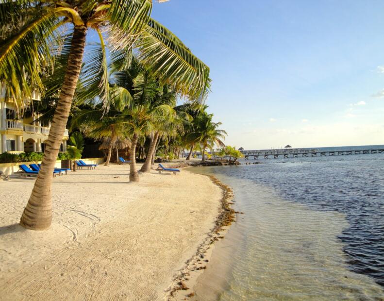 Ambergris Caye (Secret Beach)