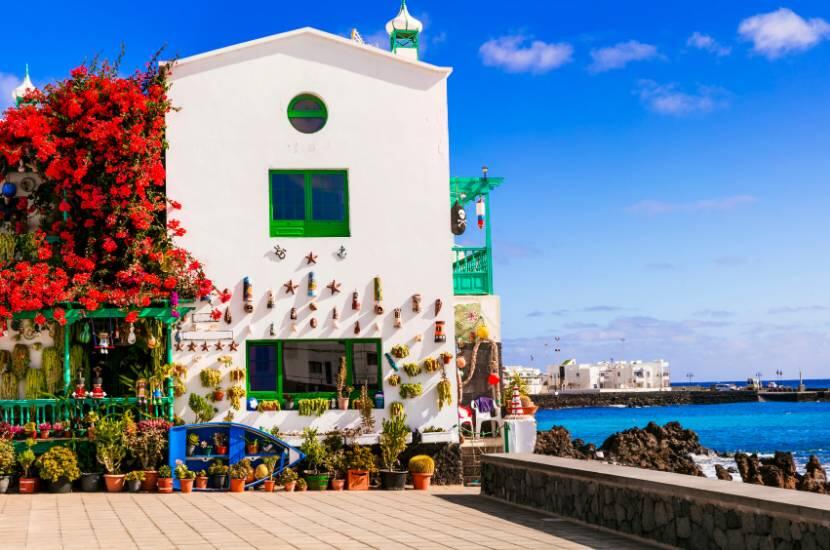 Z jakich polskich lotnisk polecisz bezpośrednio na Lanzarote?