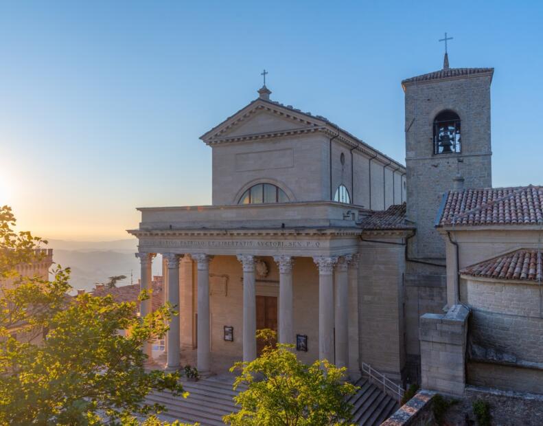 Z jakich polskich lotnisk polecisz bezpośrednio do San Marino?