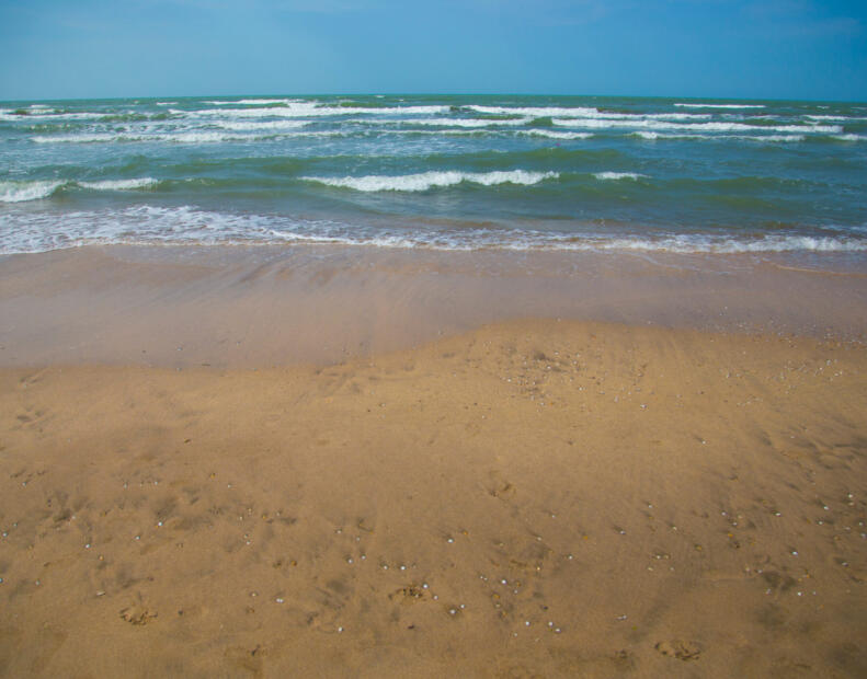 Pirshagi Beach
